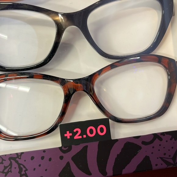 Betsey Johnson reading glasses - Picture 2 of 4